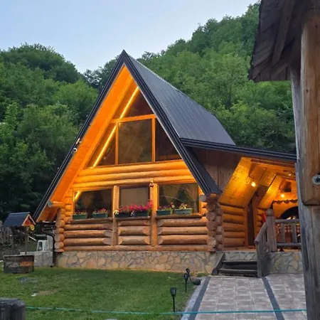 Brvnara Floridita U Prirodi - Blizu Manastira Tavna * Ugljevik